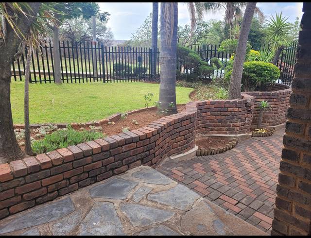 4 BEDROOM HOUSE TO LET IN SAFARI GARDENS